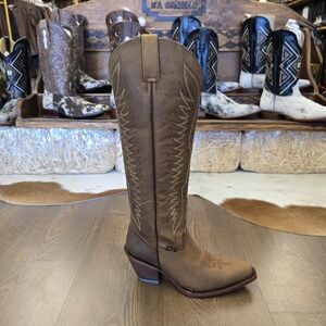 Stylish Tan Heeled Boots